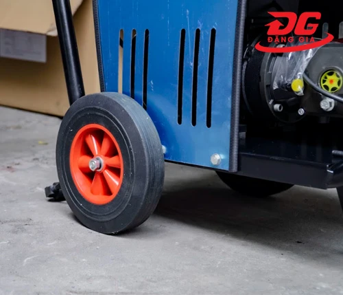 Máy phun rửa xe Kumisai KMS-1802B 5