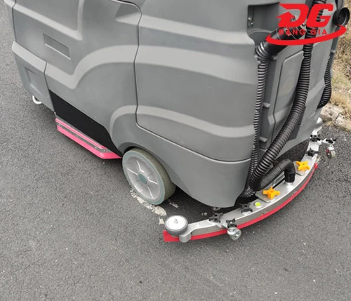 Máy chà sàn ngồi lái Kumisai KMS 245 5