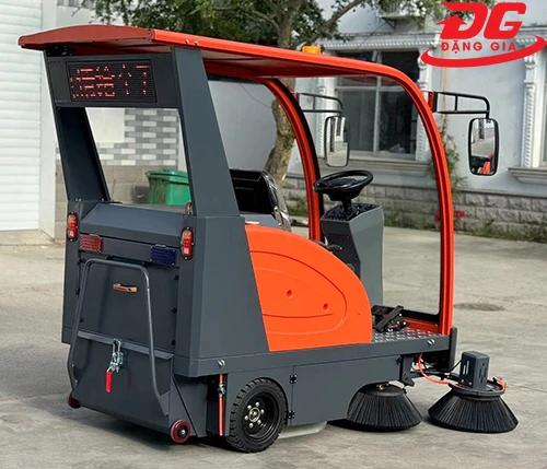 Xe quét nhà xưởng Kumisai KMS 1900 4