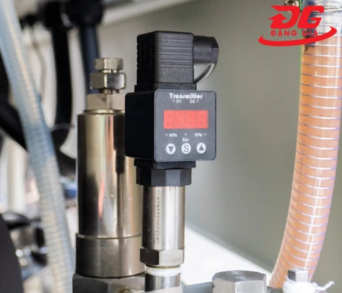 Máy phun rửa cao áp Kumisai KMS 8018 4