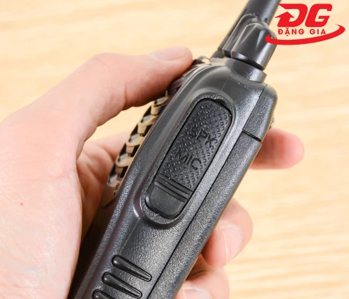 Máy bộ đàm Kenwood TK 608 6