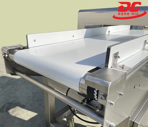 Máy dò kim loại thực phẩm AMD-400 4