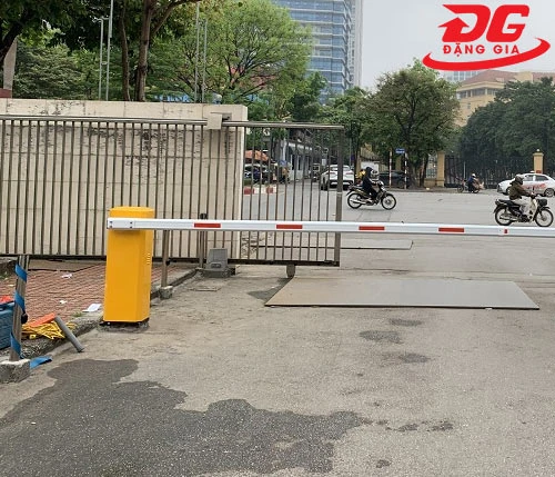 Barie chắn đường Shining ST600 4