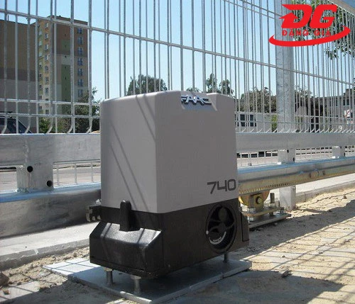 Motor cổng lùa FAAC C740 3