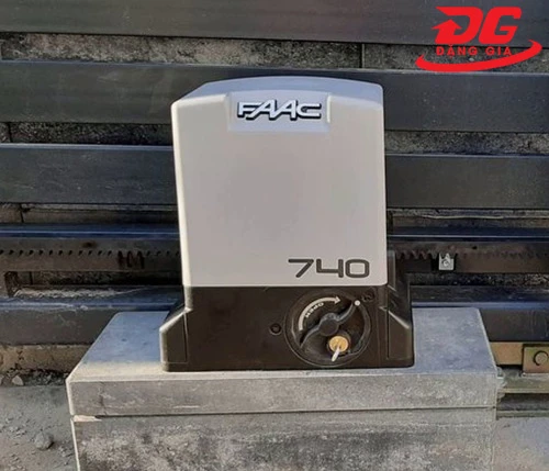 Motor cổng lùa FAAC C740 5