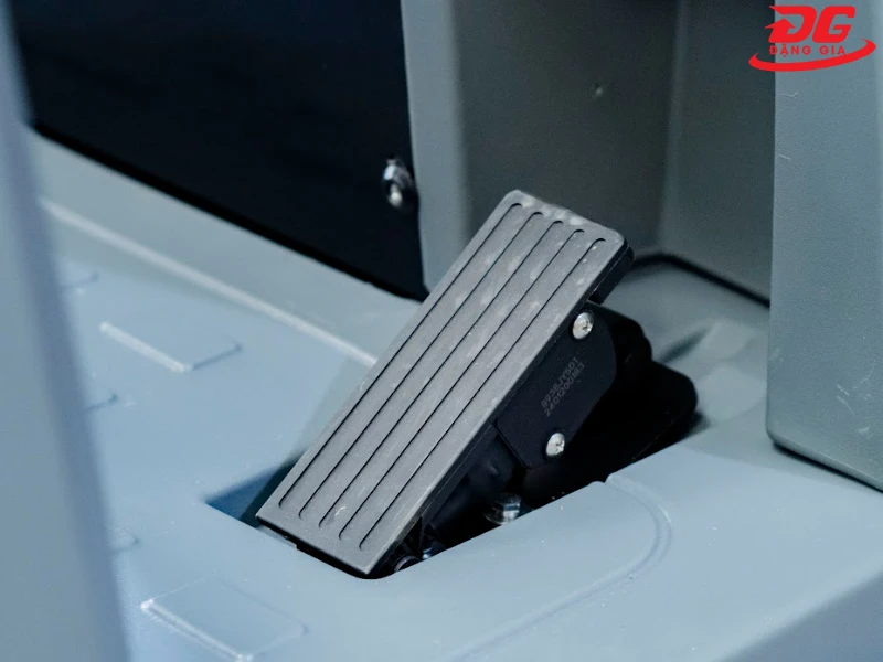 Bàn đạp máy chà sàn Kumisai KMS-V15