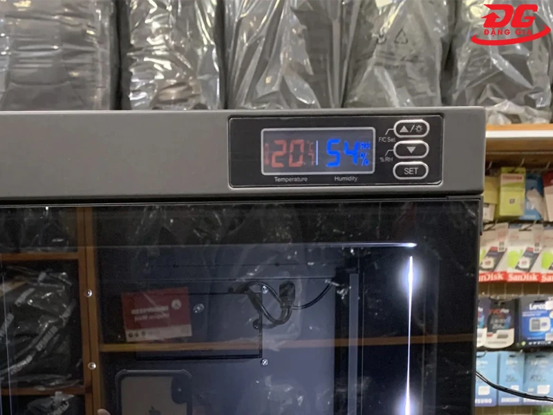 Bảng điều chỉnh và màn hình hiển thị thông số