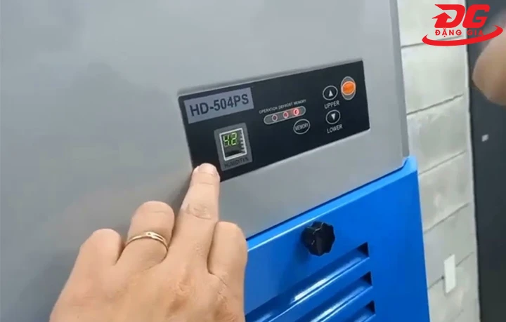 Bảng điều khiển