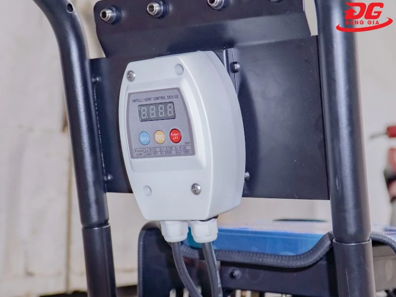 Bảng điều khiển máy rửa xe Kumisai KMS-1802B