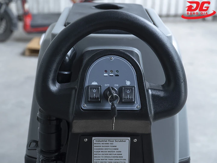 Bảng điều khiển máy chà sàn Kumisai KMS 58E