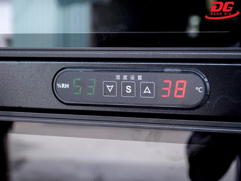 Bảng điều khiển trung tâm của Dry Cabi DHC 1200