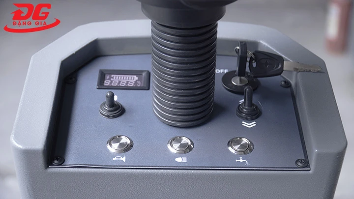 Xe quét rác đường phố Kumisai KMS-1250E