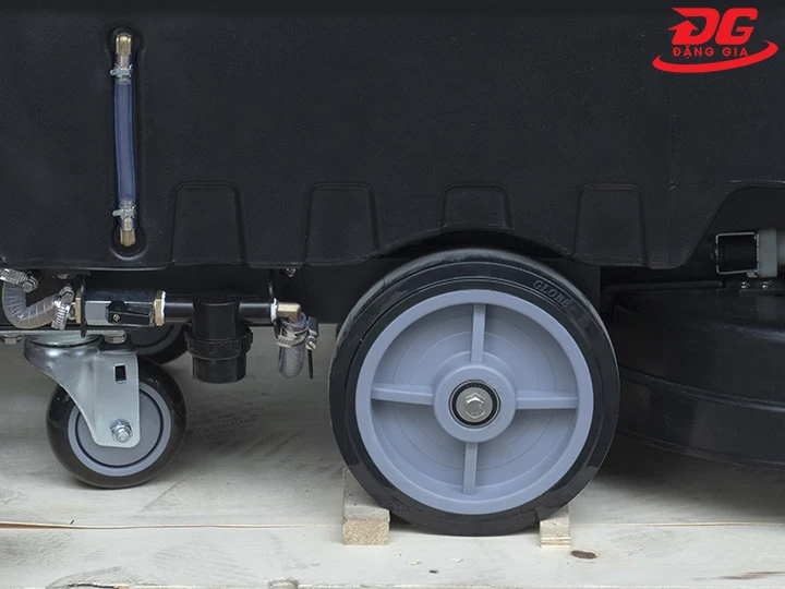 Bánh xe làm từ cao su đặc bền chắc