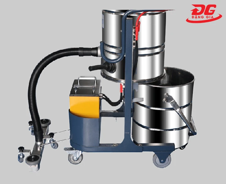 bánh xe máy hút bụi công nghiệp chạy acquy Kumisai KMS67