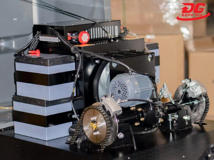 Bình ác quy Xe quét rác ngồi lái Kumisai KMS-S4