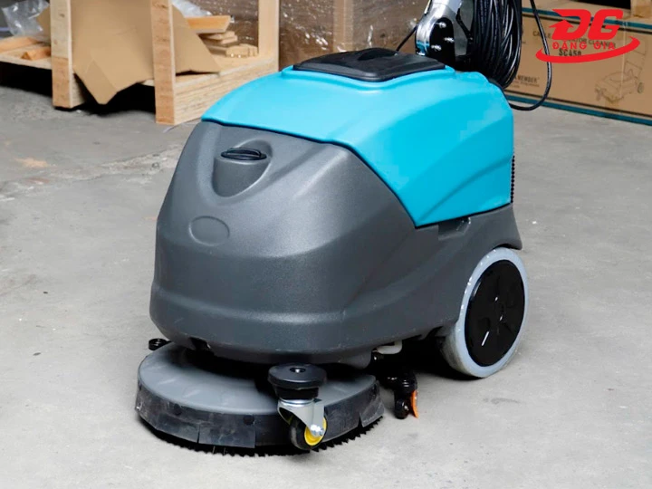 bình chứa nước máy chà sàn Kumisai XD4A