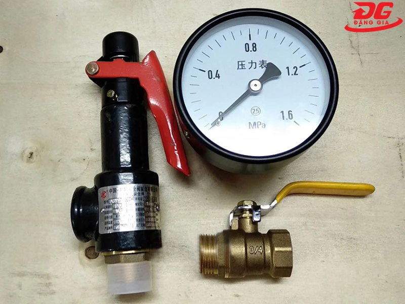 Các phụ kiện của bình chứa