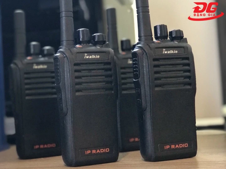 Bộ đàm cho dân phượt 3G Iwalkie HJ3600