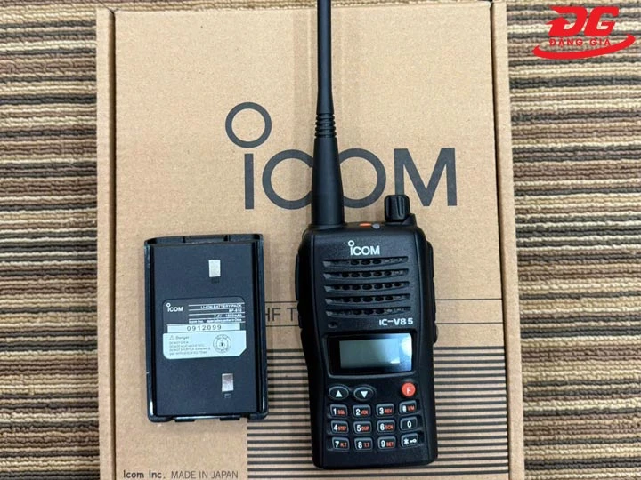 Bộ đàm đi phượt iCOM IC - V85