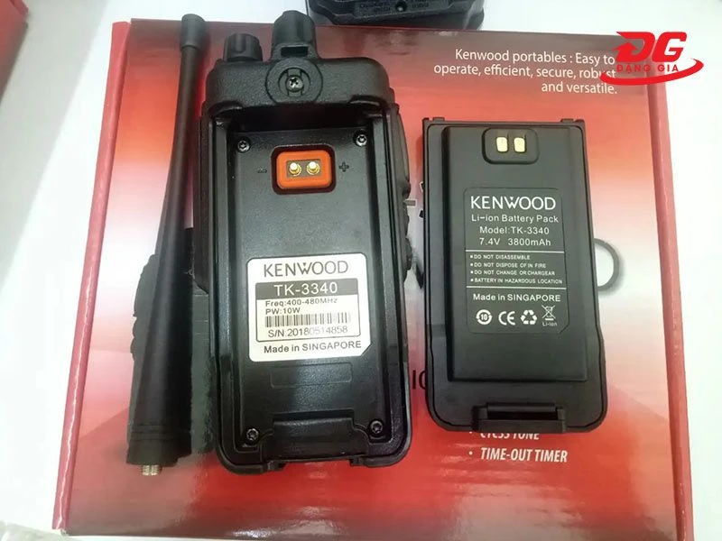 Thân máy, pin và anten