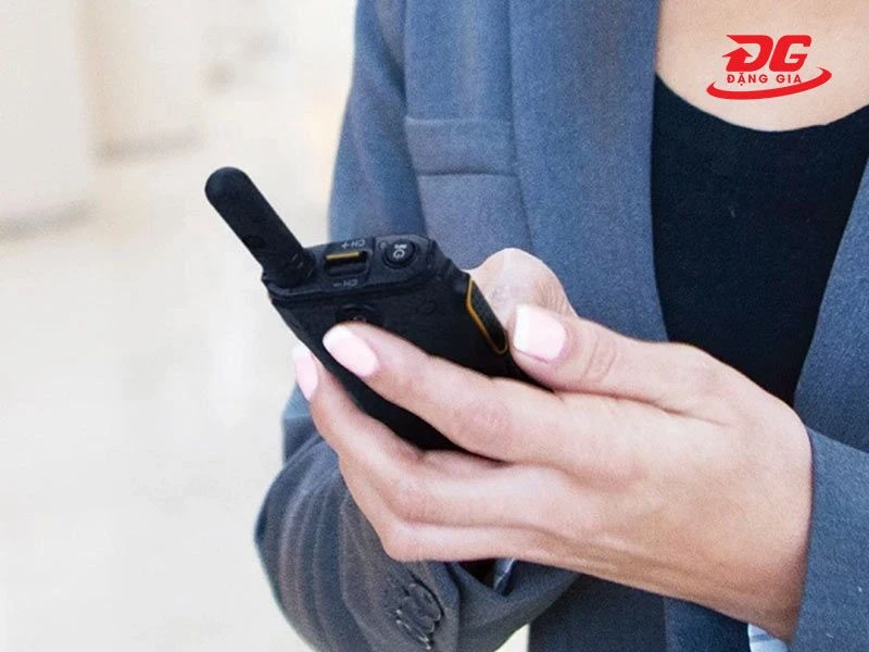 Mua bộ đàm kỹ thuật số Motorola SL2M chính hãng, giá tốt tại Đặng Gia