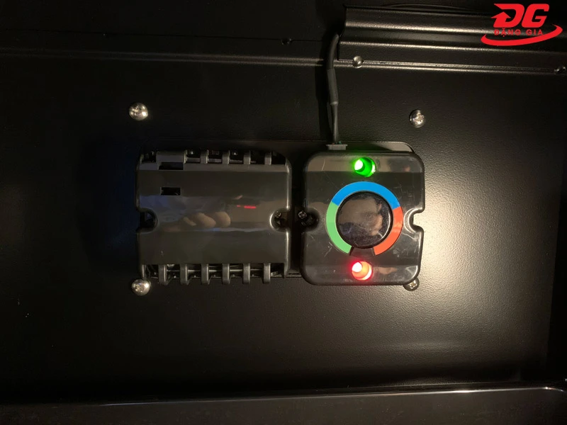 giá tủ chống ẩm Dry Cabi DHC-40XL