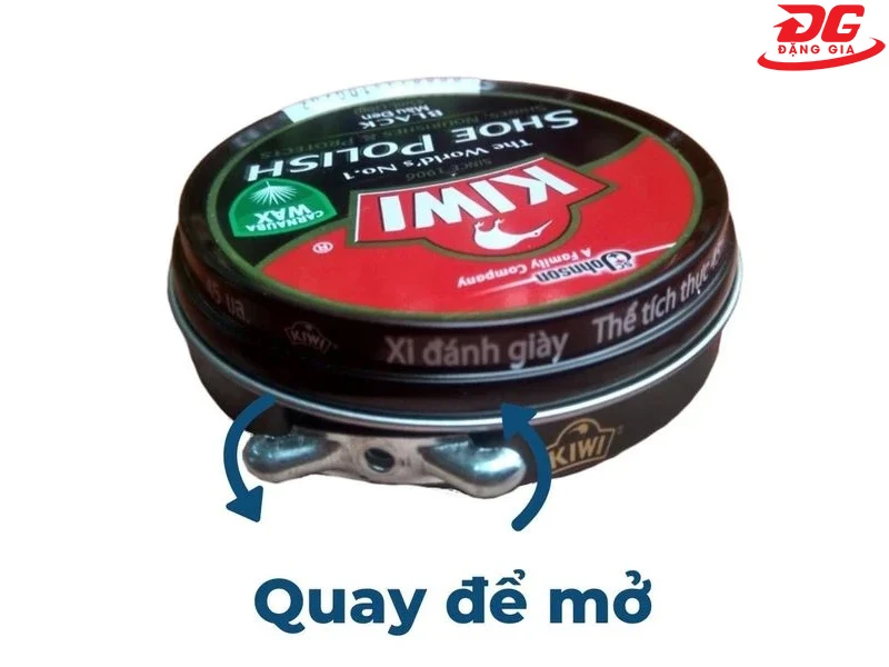 Cách mở hộp xi Kiwi vô cùng đơn giản