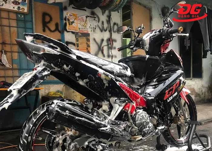 Cách rửa xe Exciter 150 chi tiết