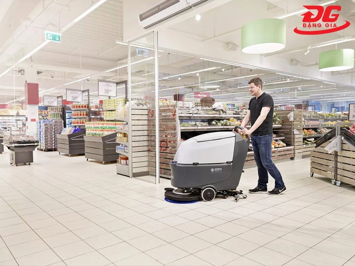 Cách dùng máy chà sàn liên hợp