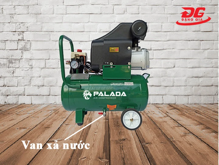 Thường xuyên xả nước trong máy