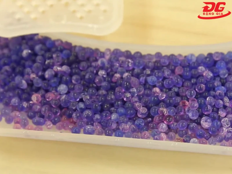 Cần sấy khô hạt Silicagel khi chúng chuyển sang màu hồng