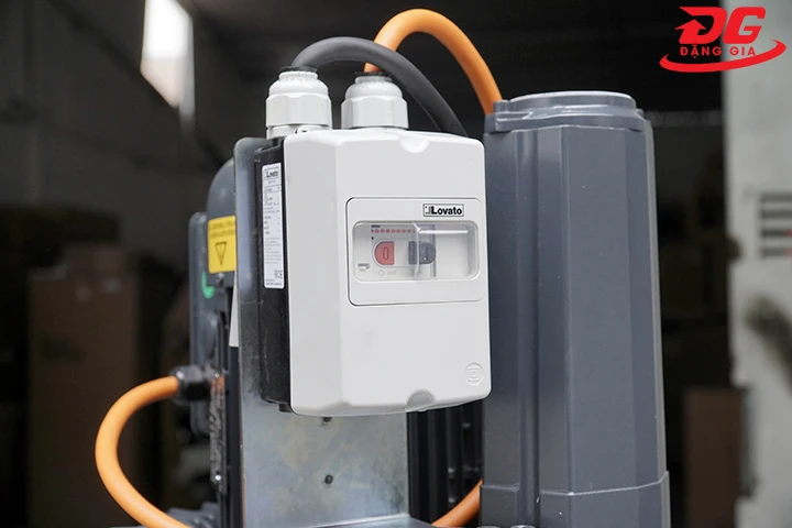 máy hút bụi công suất lớn IPC PLANET 1/50 OPT AT