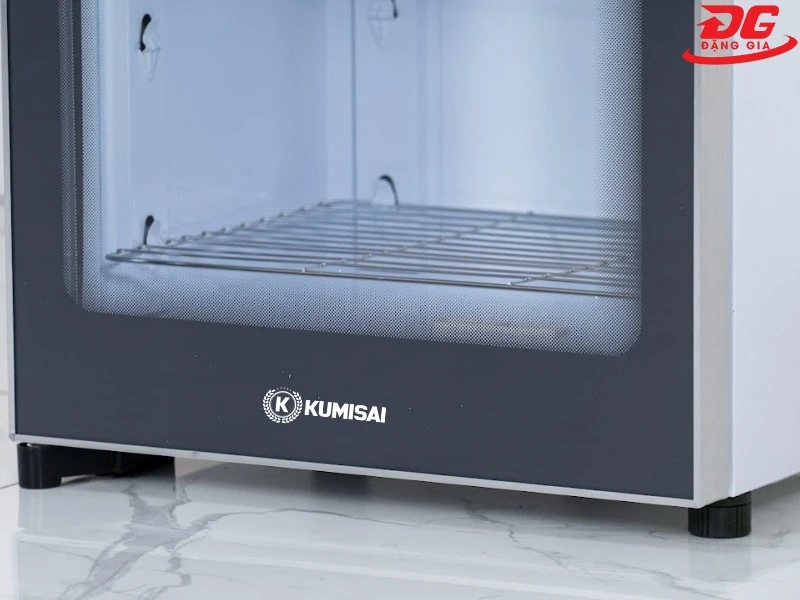 Máy có thể đứng cố định nhờ chân đỡ máy bên dưới