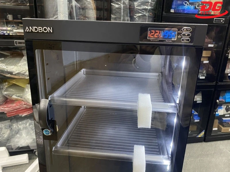 Thiết kế cửa kính trong suốt, có thể nhìn thấy đồ vật bên trong