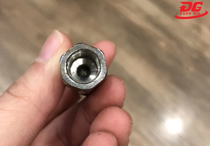 Vú bơm mỡ đầu bằng có kích thước tiêu chuẩn