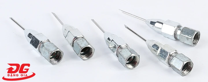 Vú bơm mỡ đầu kim