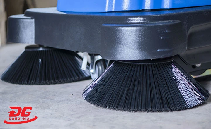 Phụ tùng hai chổi bên của xe thu gom rác đẩy tay