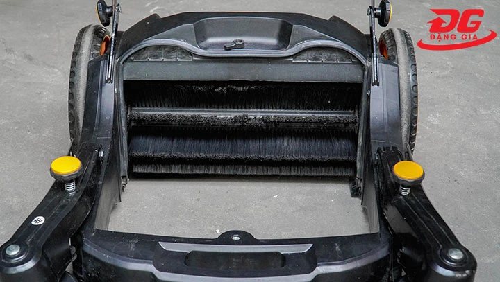 chổi chính xe quét rác đẩy tay