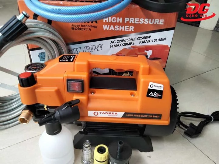 Máy xịt xe Tanaka công nghệ hiện đại