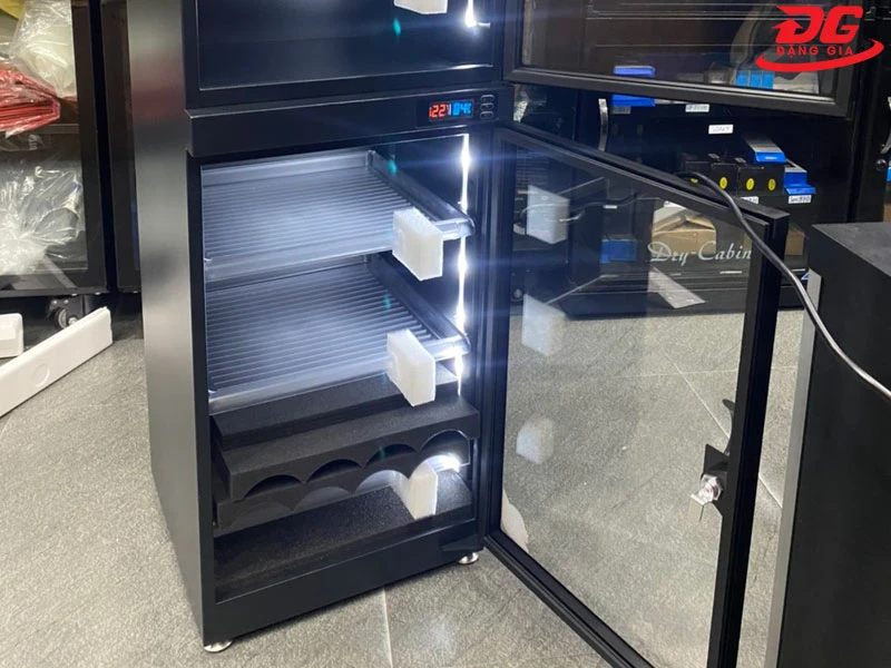 Cận cảnh tủ chống ẩm thiết bị điện tử Andbon AD0160S