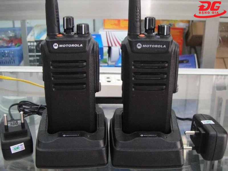 Đặng gia bán sạc bộ đàm Motorola giá rẻ