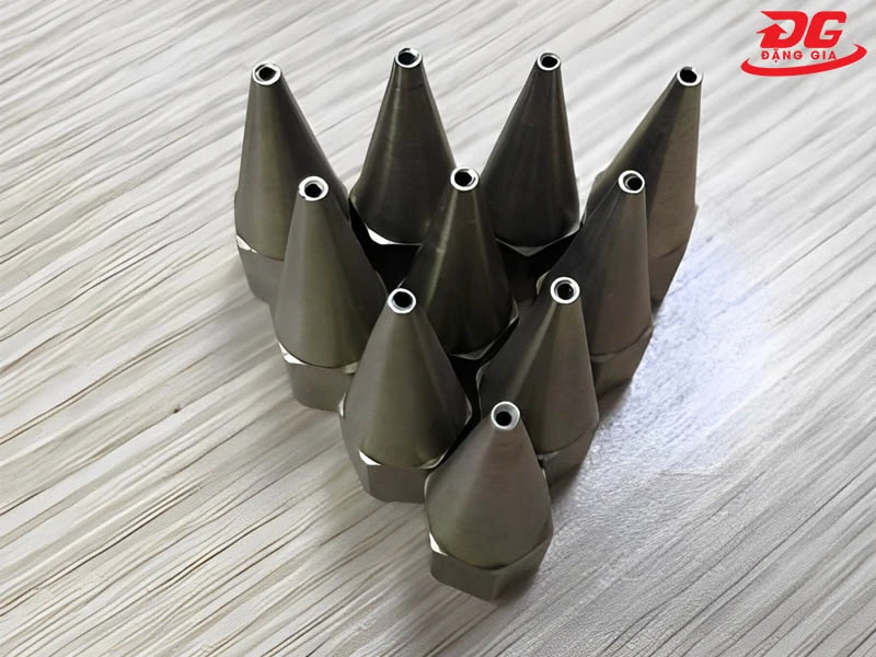 Địa chỉ bán vú bơm mỡ đầu nhọn