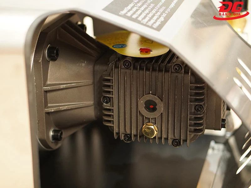 Đầu bơm rửa xe trục âm khi lắp thực tế