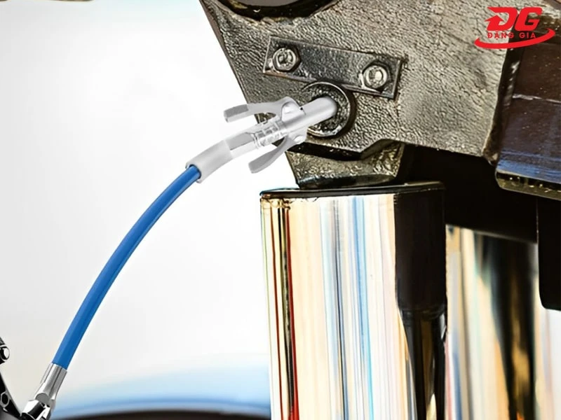 Lưu ý khi sử dụng đầu bơm mỡ bò tự khóa