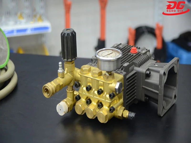 Đầu máy bơm rửa xe Lutian 5.5kW