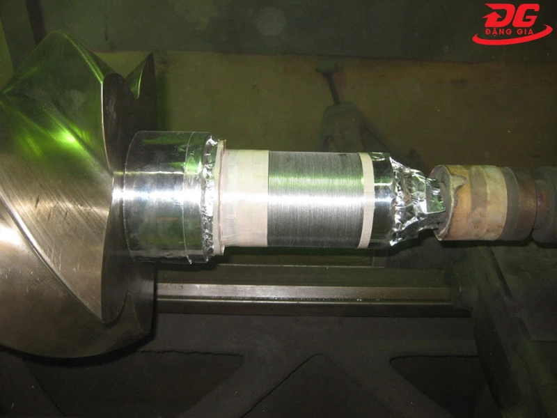 Trục vít máy nén khí bị mòn