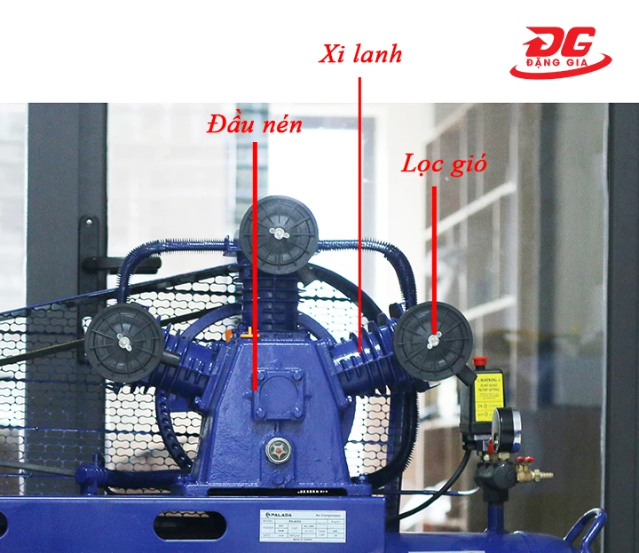 Cụm đầu nén gồm có 3 xi lanh và lọc gió