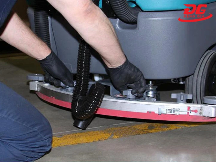 địa chỉ sửa máy chà sàn