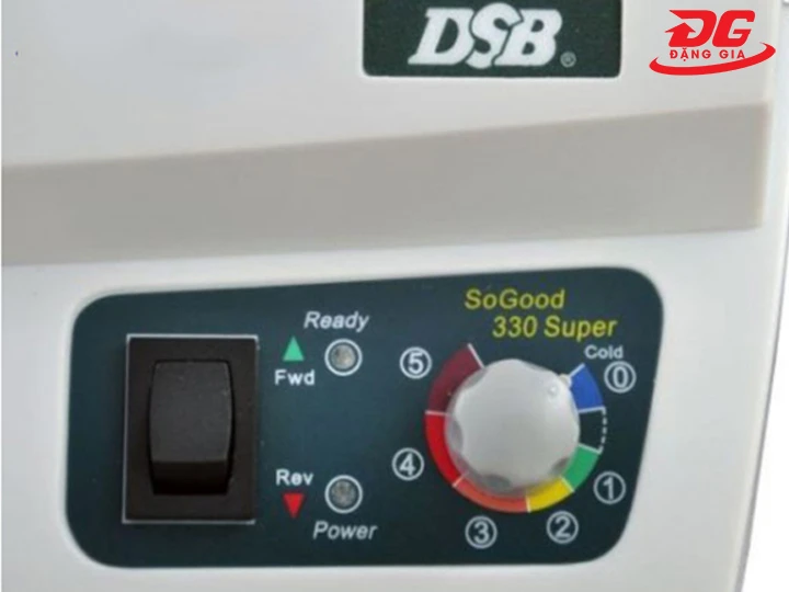 Điều chỉnh nhiệt độ với núm điều chỉnh