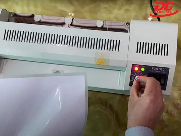 Núm điều chỉnh nhiệt Máy ép plastic FGK 320 Laminator